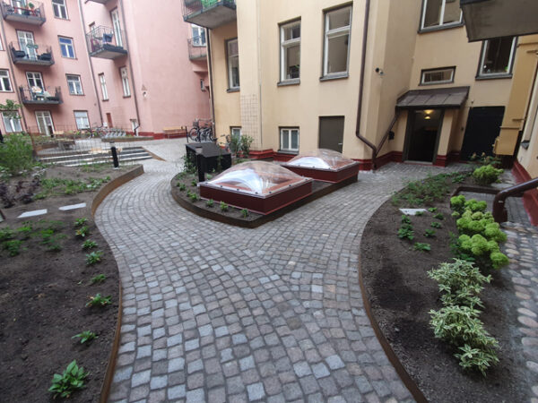 Renovering av bakgård