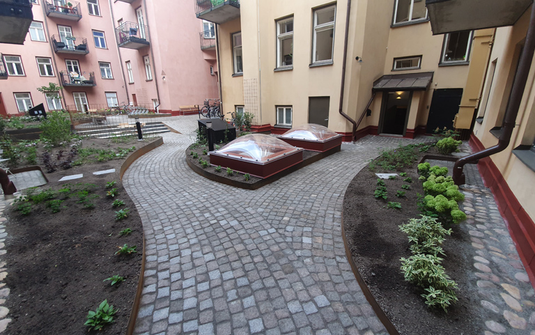 Renovering av bakgård